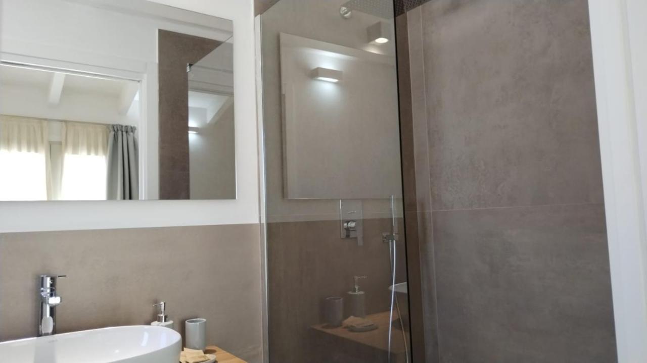 Villa Est San Teodoro  Bagian luar foto