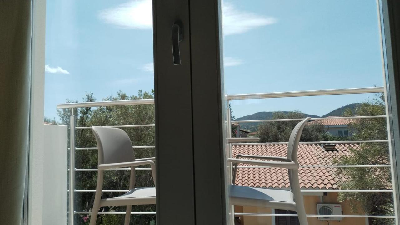 Villa Est San Teodoro  Bagian luar foto