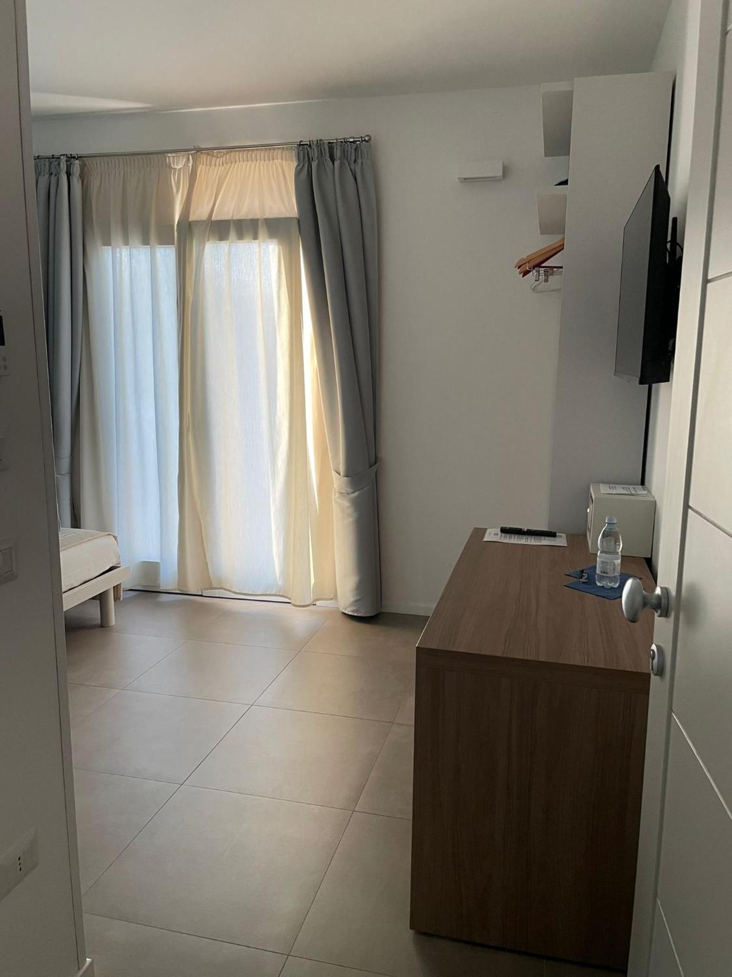 Villa Est San Teodoro  Bagian luar foto